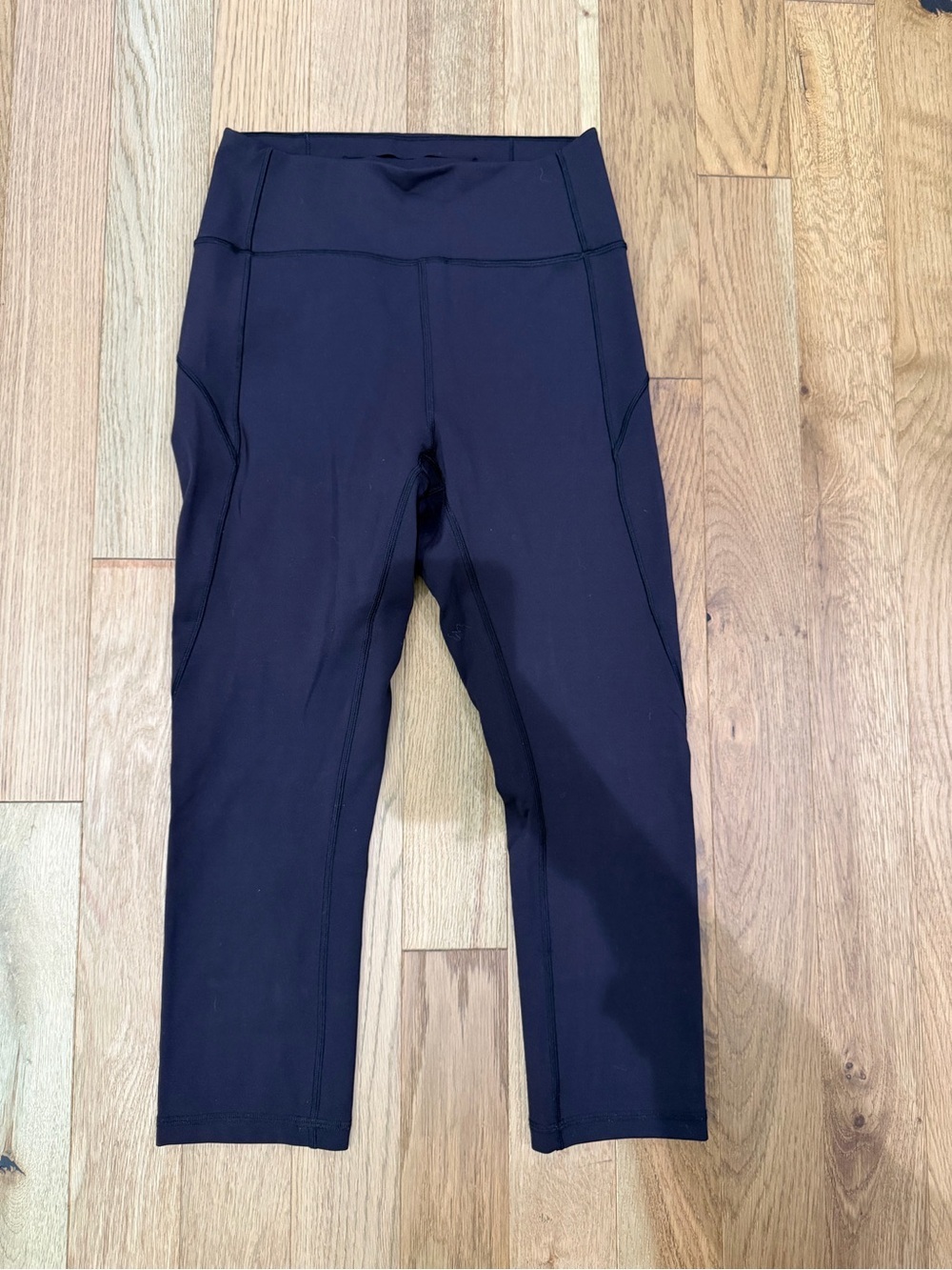 Lululemon Cropped Leggings with Side Pockets | Size 6 | Black